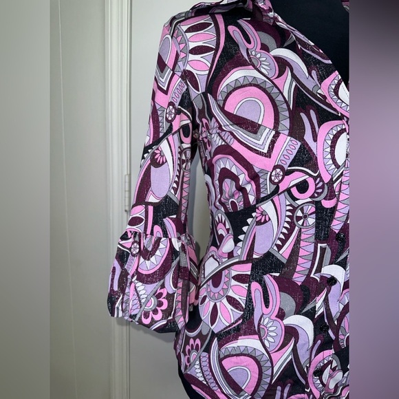 VINTAGE INC Women's Pink and Black Patterned Button Down Top - Picture 5 of 10